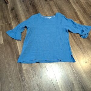 Tu Ellys. Blue Women's Linen Top. Bell Shaped 3/4 Sleeves. Size Large. Baggy.
